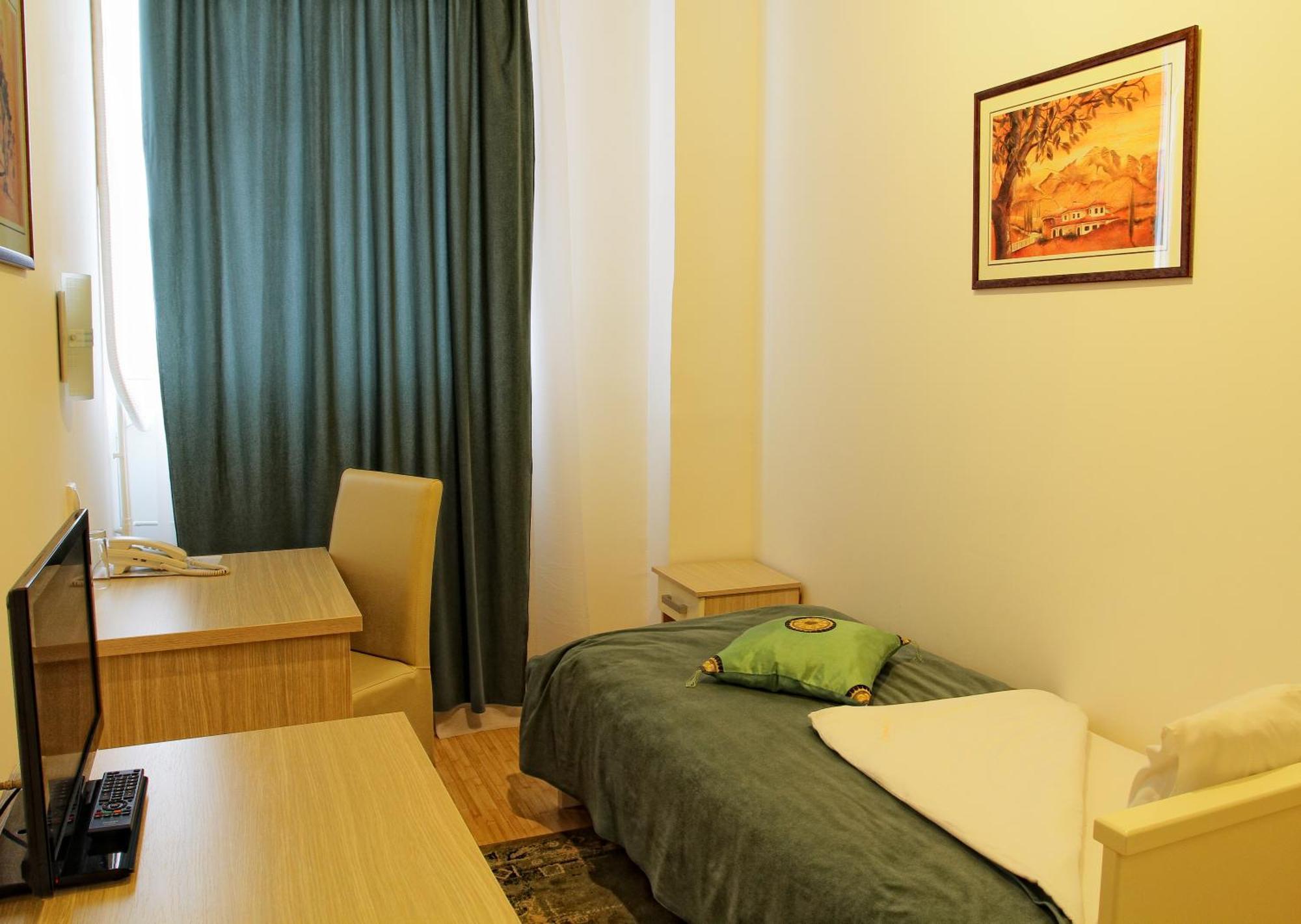 Garni Hotel Hamburg Zaječar Dış mekan fotoğraf