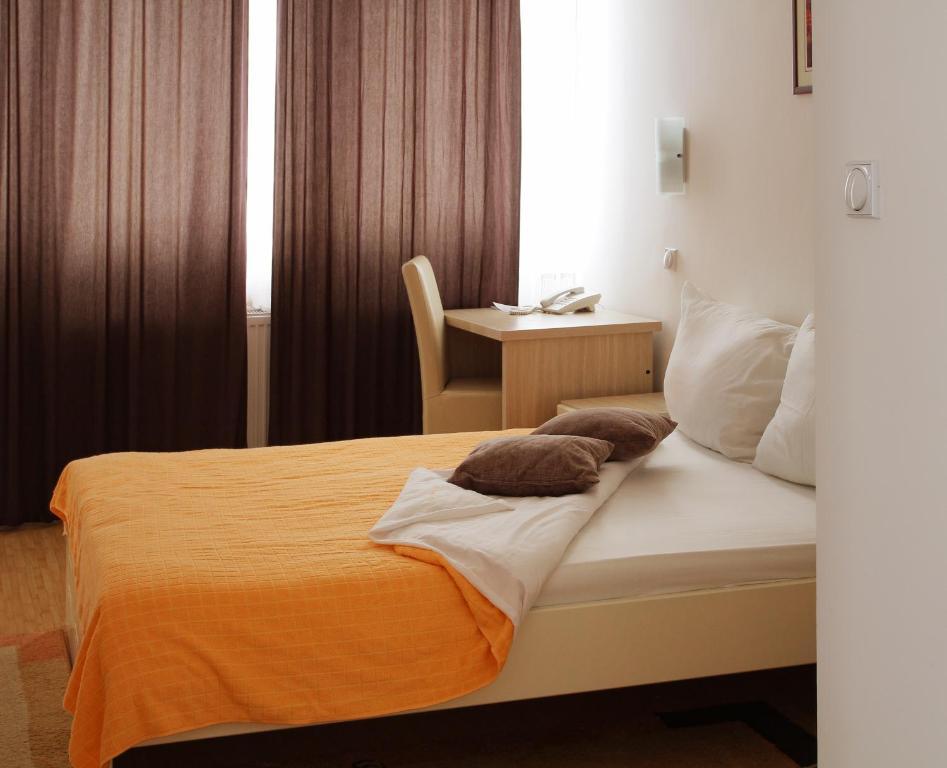 Garni Hotel Hamburg Zaječar Oda fotoğraf